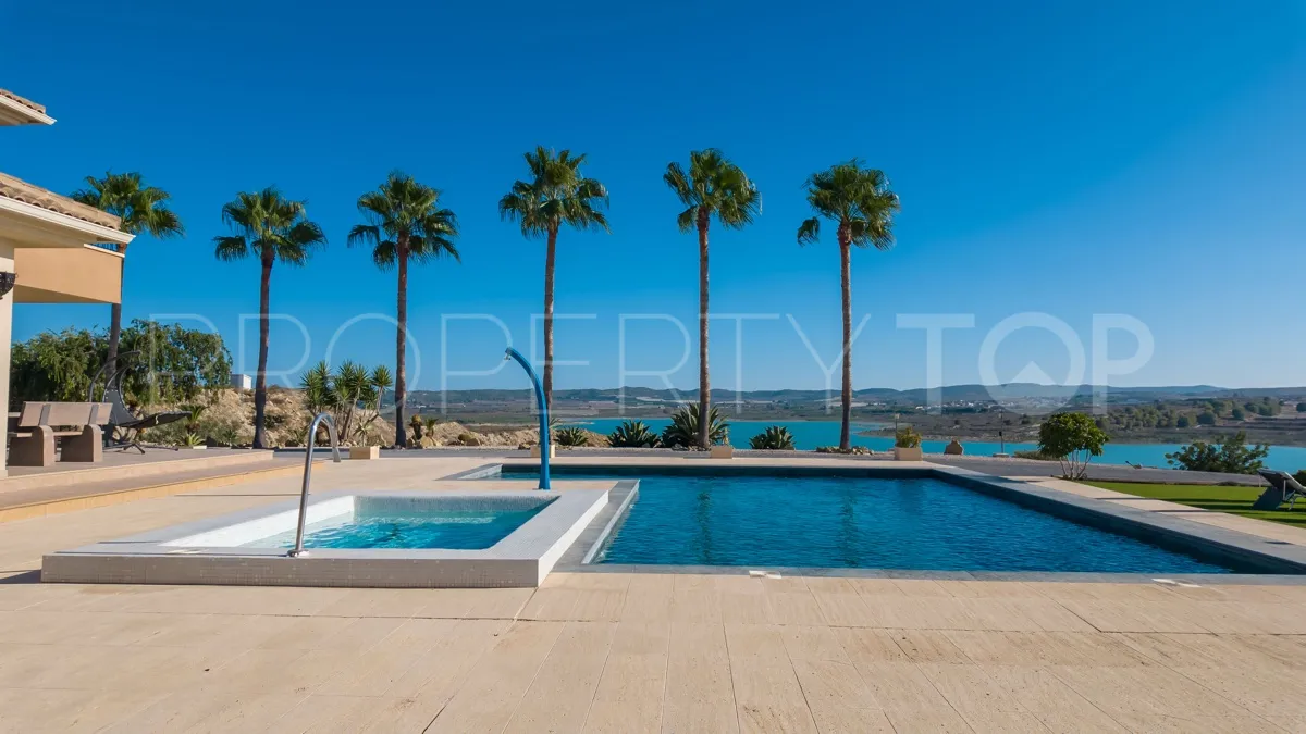 Villa a la venta en Torremendo con 6 dormitorios