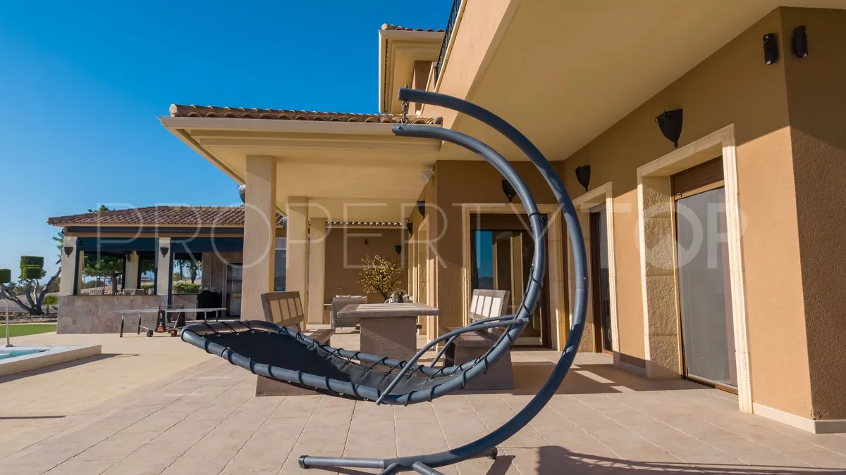 Villa a la venta en Torremendo con 6 dormitorios