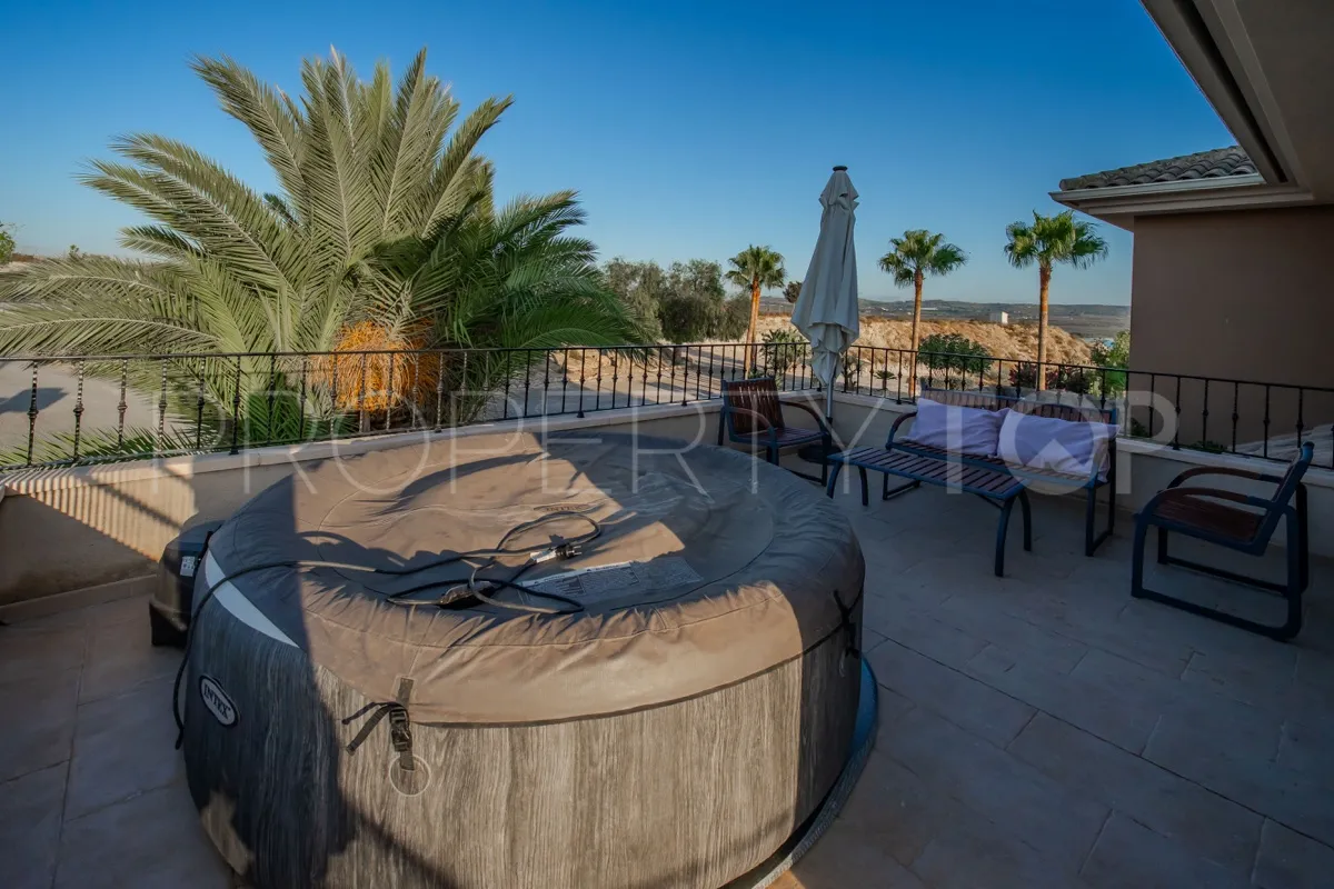 Villa a la venta en Torremendo con 6 dormitorios