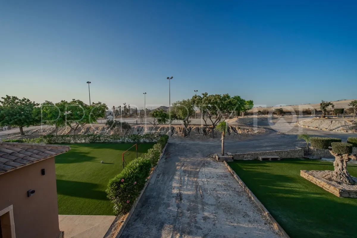 Villa a la venta en Torremendo con 6 dormitorios