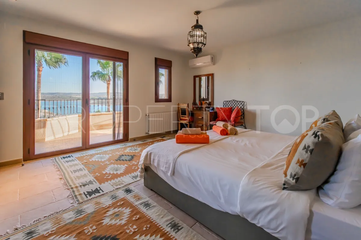 Villa a la venta en Torremendo con 6 dormitorios