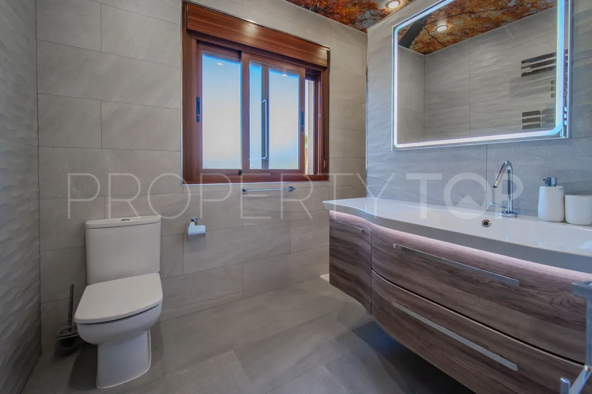 Villa a la venta en Torremendo con 6 dormitorios