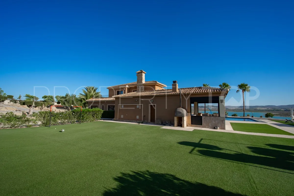 Villa a la venta en Torremendo con 6 dormitorios
