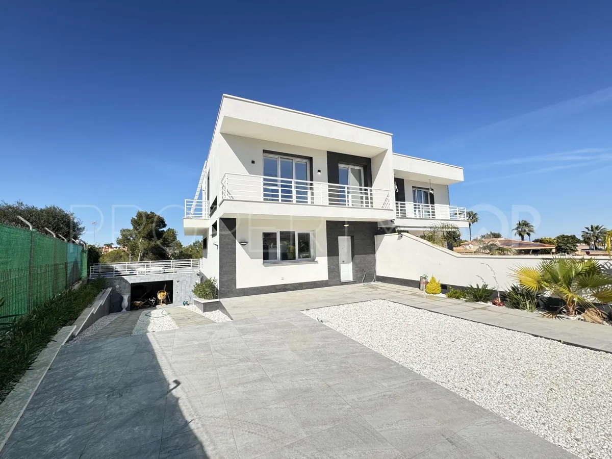 Los Balcones, villa en venta de 4 dormitorios