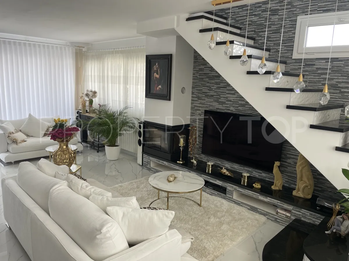 Los Balcones villa for sale