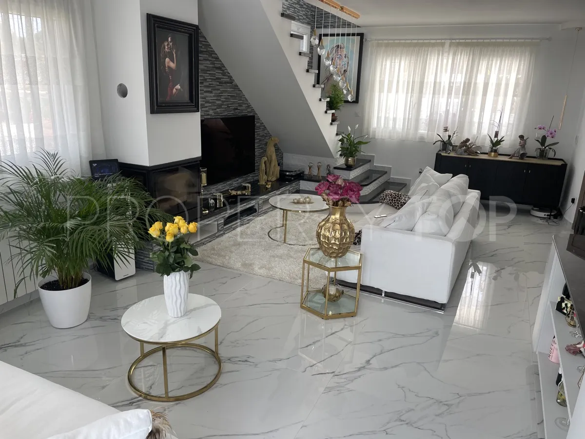 Los Balcones villa for sale