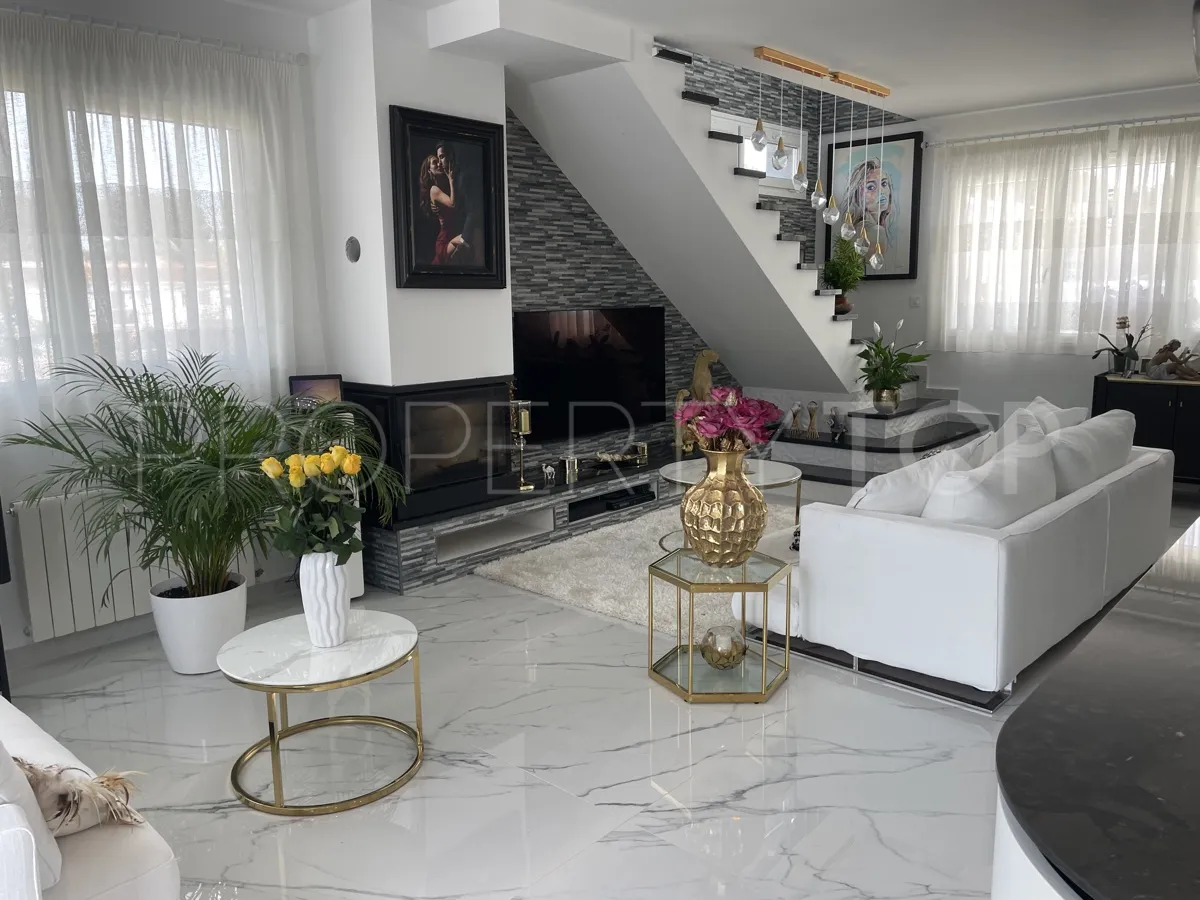 Los Balcones villa for sale