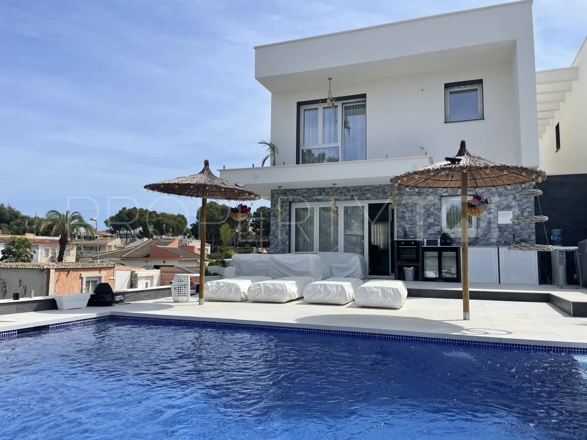 Los Balcones villa for sale
