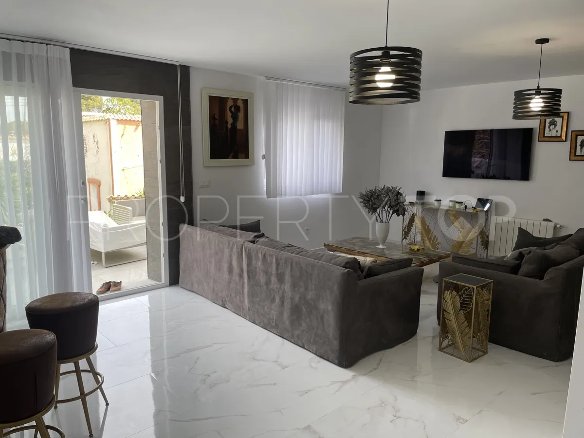 Los Balcones villa for sale