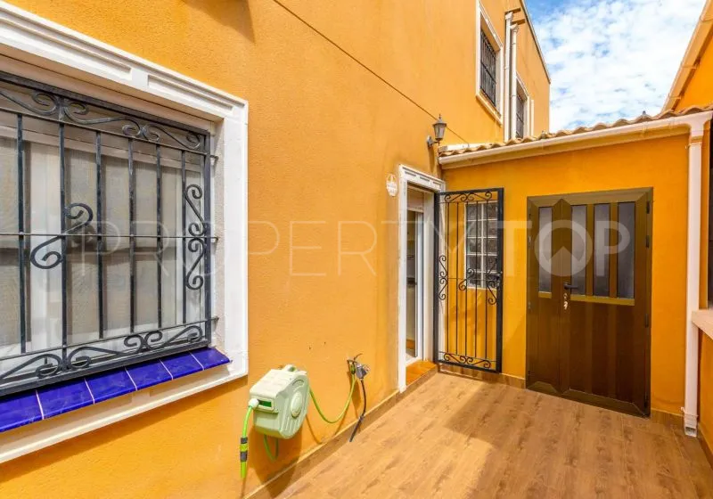 Adosado con 3 dormitorios en venta en Los Altos de Marbella