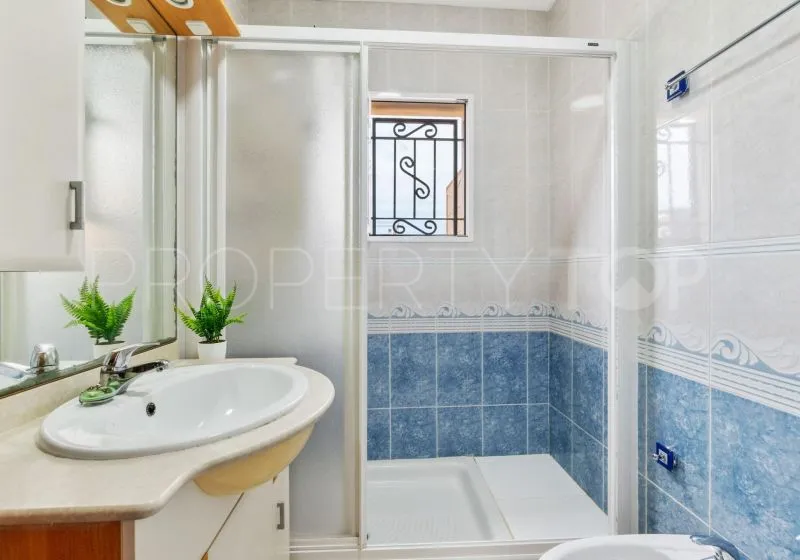 Adosado con 3 dormitorios en venta en Los Altos de Marbella