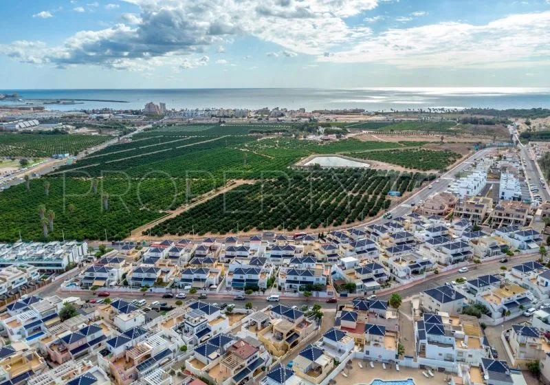 Los Balcones, adosado con 3 dormitorios en venta
