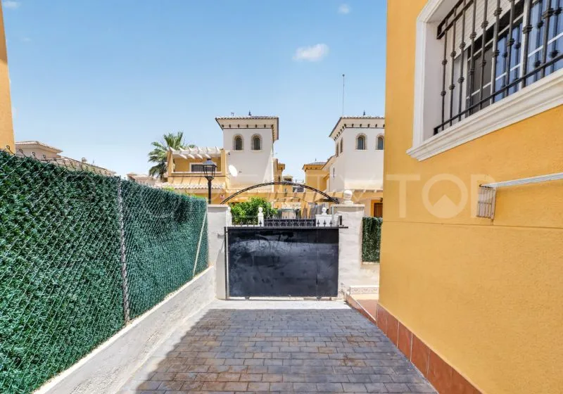 Villa for sale in Los Altos de Marbella