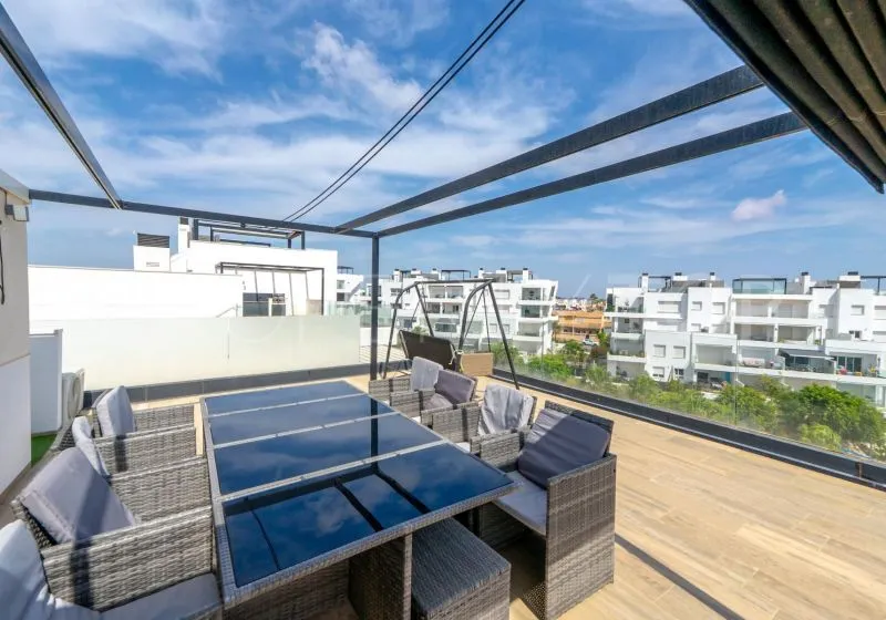 For sale 4 bedrooms apartment in Punta Prima