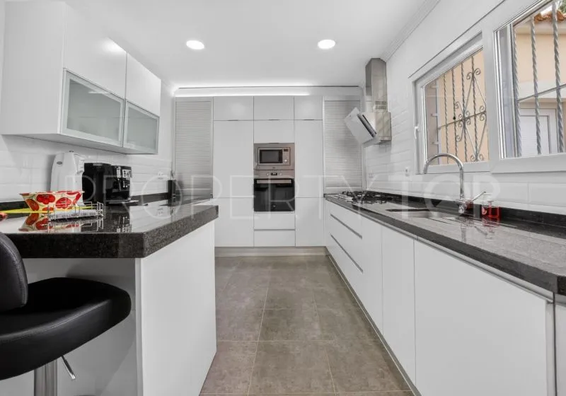 Villa for sale in Alicante with 3 bedrooms