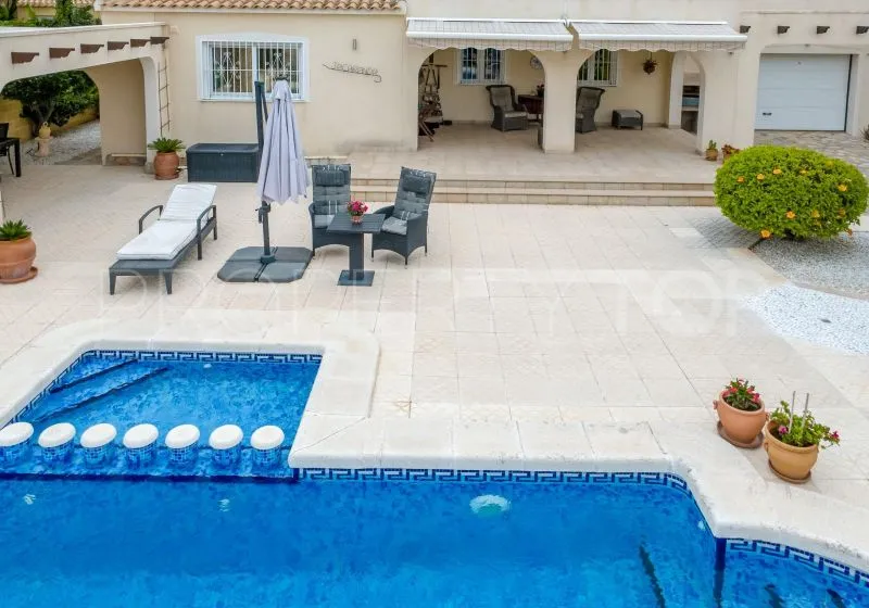 Villa for sale in Alicante with 3 bedrooms