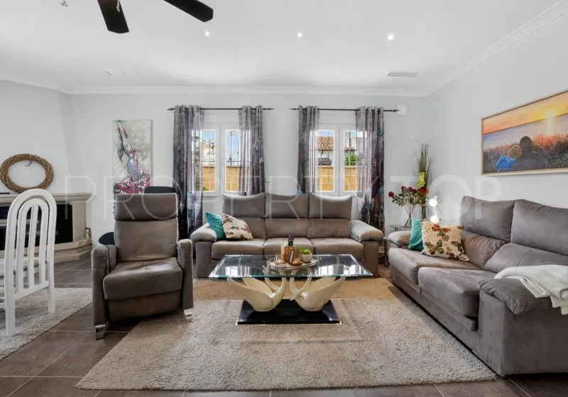 Villa for sale in Alicante with 3 bedrooms