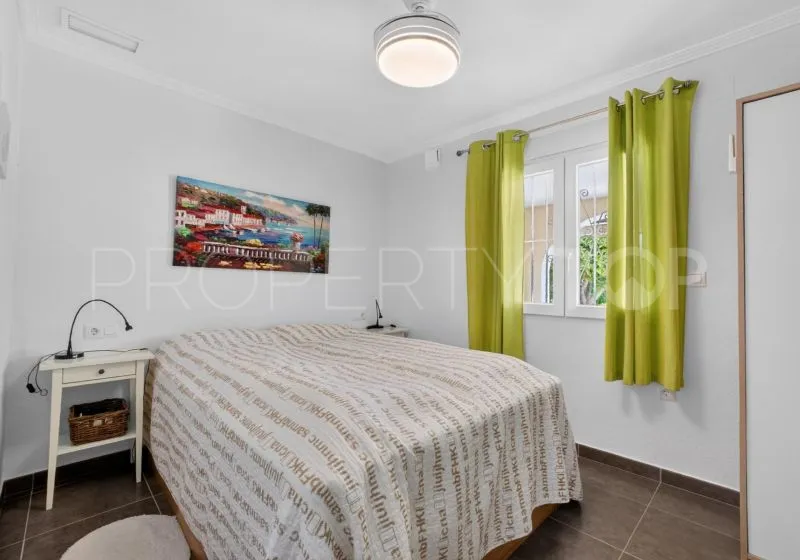 Villa for sale in Alicante with 3 bedrooms