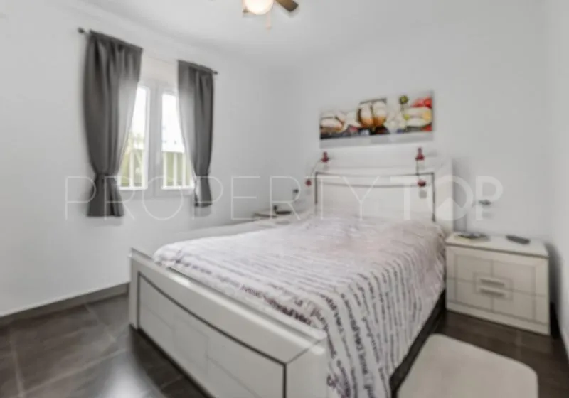 Villa for sale in Alicante with 3 bedrooms