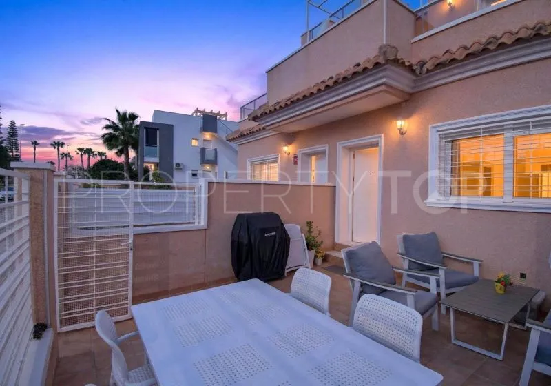 Adosado en venta de 3 dormitorios en Punta Prima