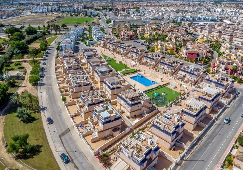 Adosado en venta de 3 dormitorios en Punta Prima