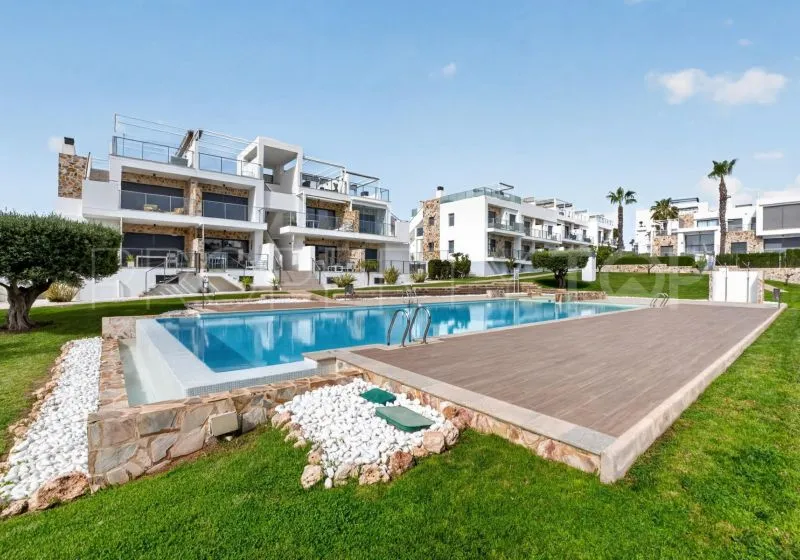 For sale apartment in Punta Prima with 2 bedrooms