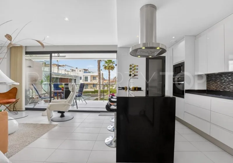 For sale apartment in Punta Prima with 2 bedrooms
