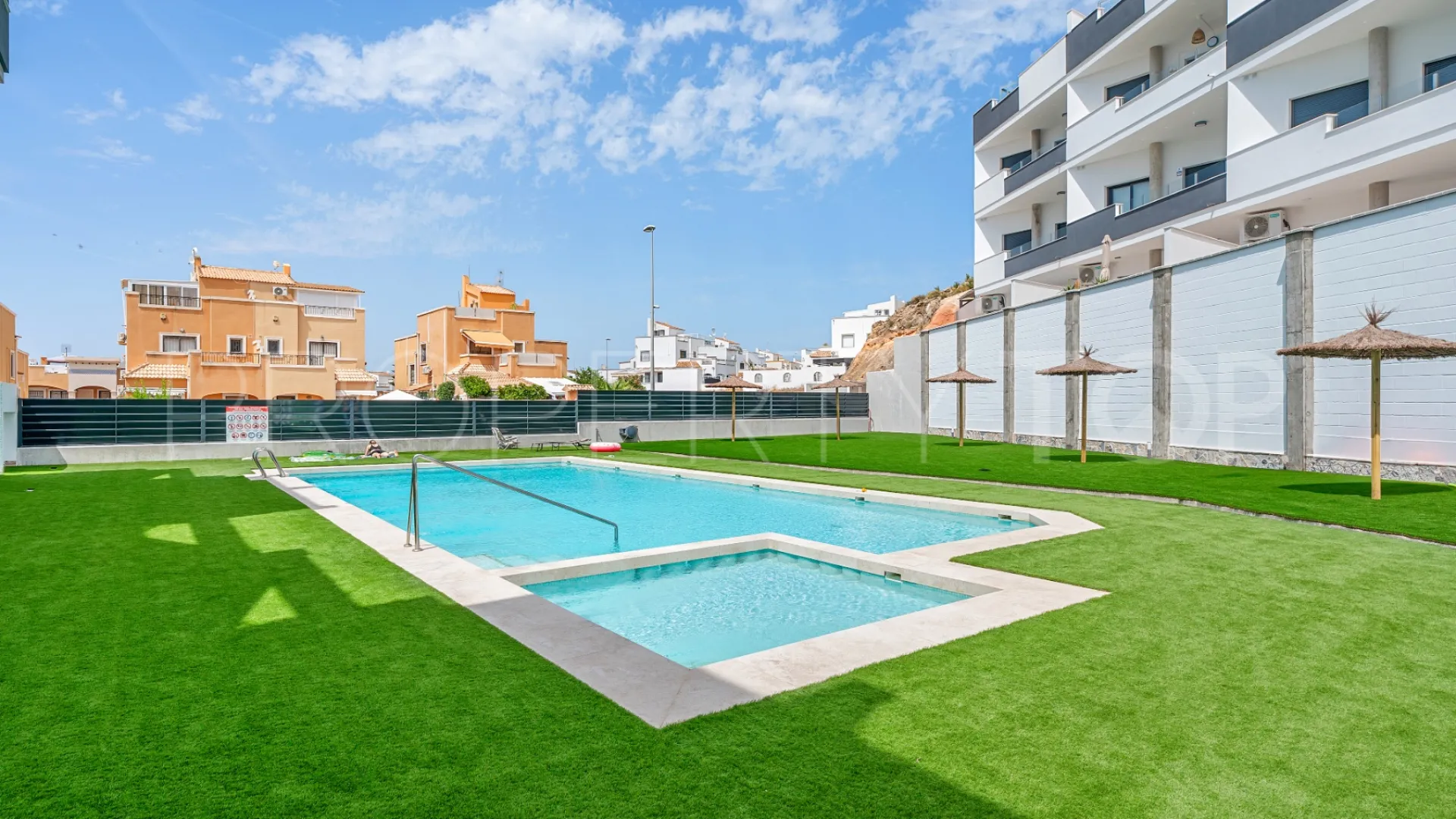 Los Altos de Marbella, apartamento de 2 dormitorios en venta