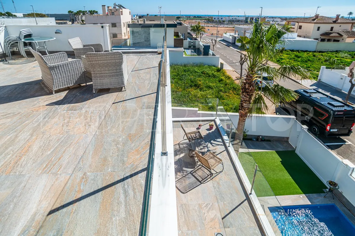 Villa en venta con 3 dormitorios en Pilar de la Horadada