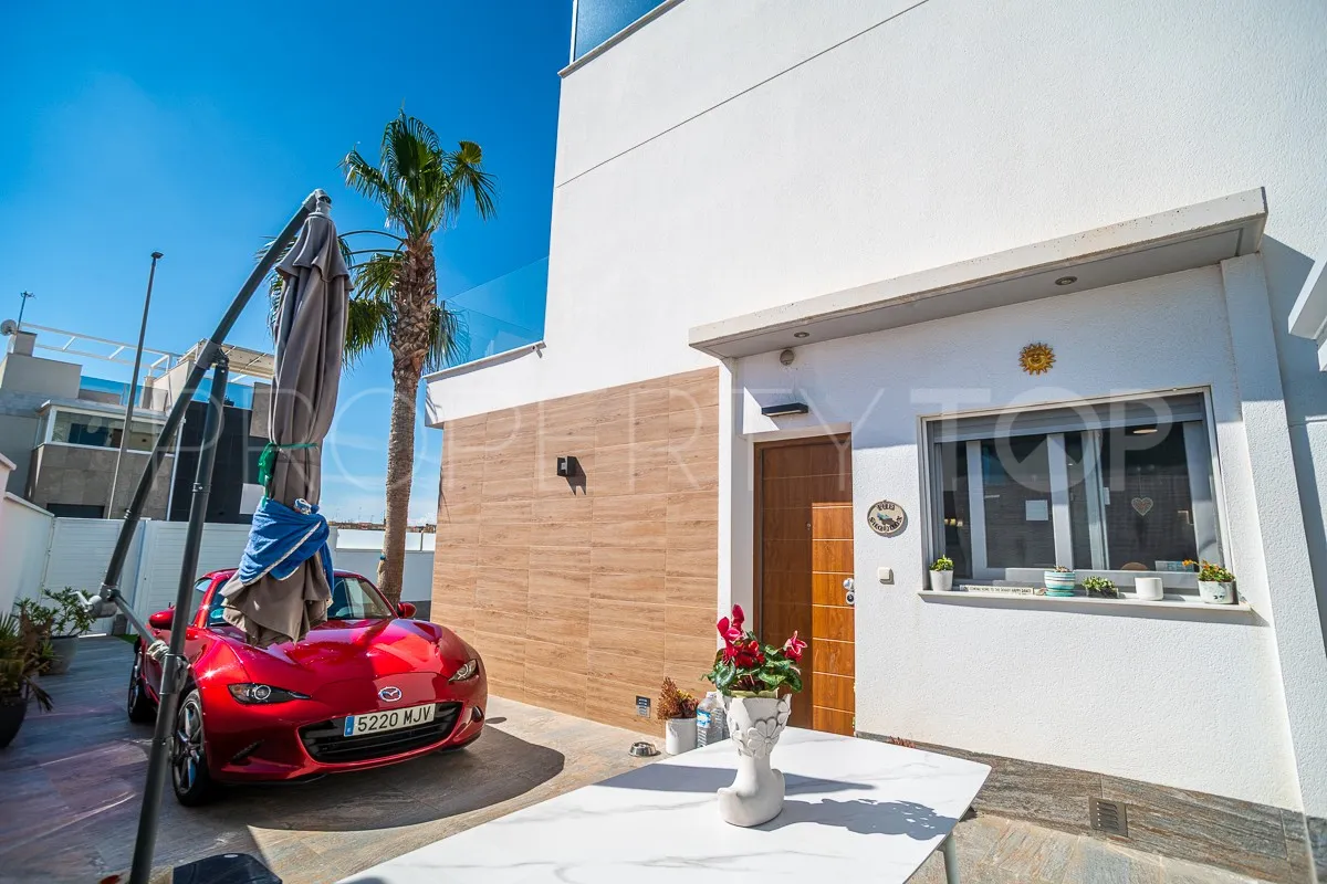 Villa en venta con 3 dormitorios en Pilar de la Horadada