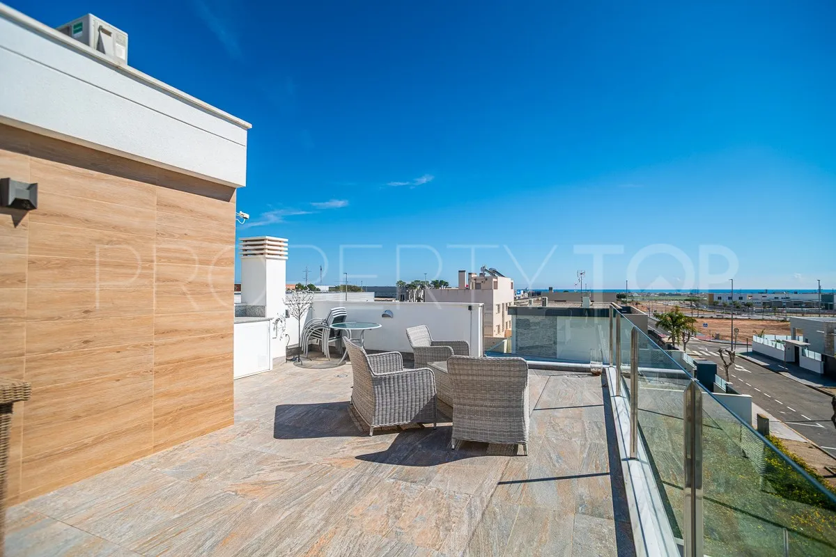 Villa en venta con 3 dormitorios en Pilar de la Horadada