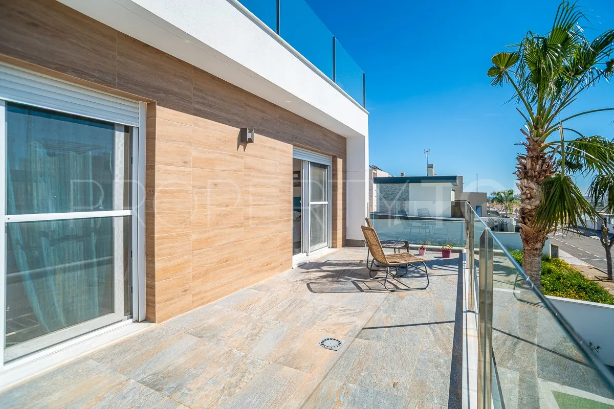 Villa en venta con 3 dormitorios en Pilar de la Horadada