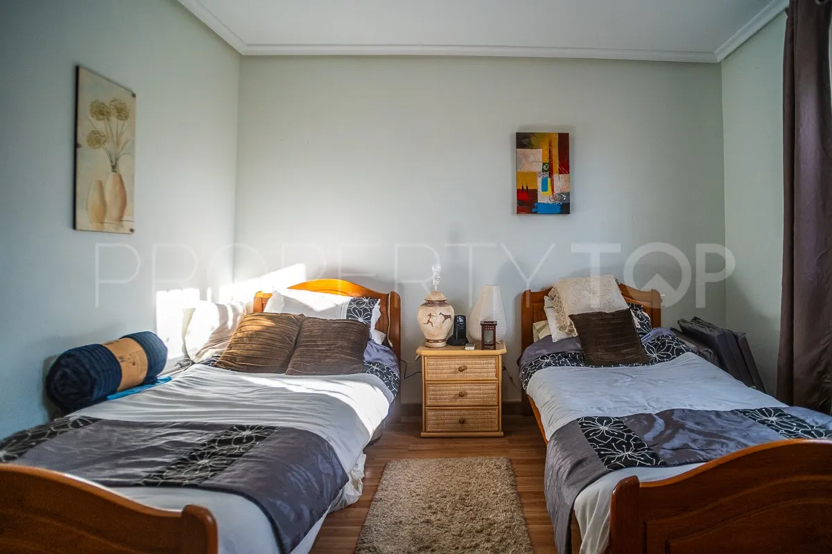 Villa en venta en Los Balcones con 6 dormitorios