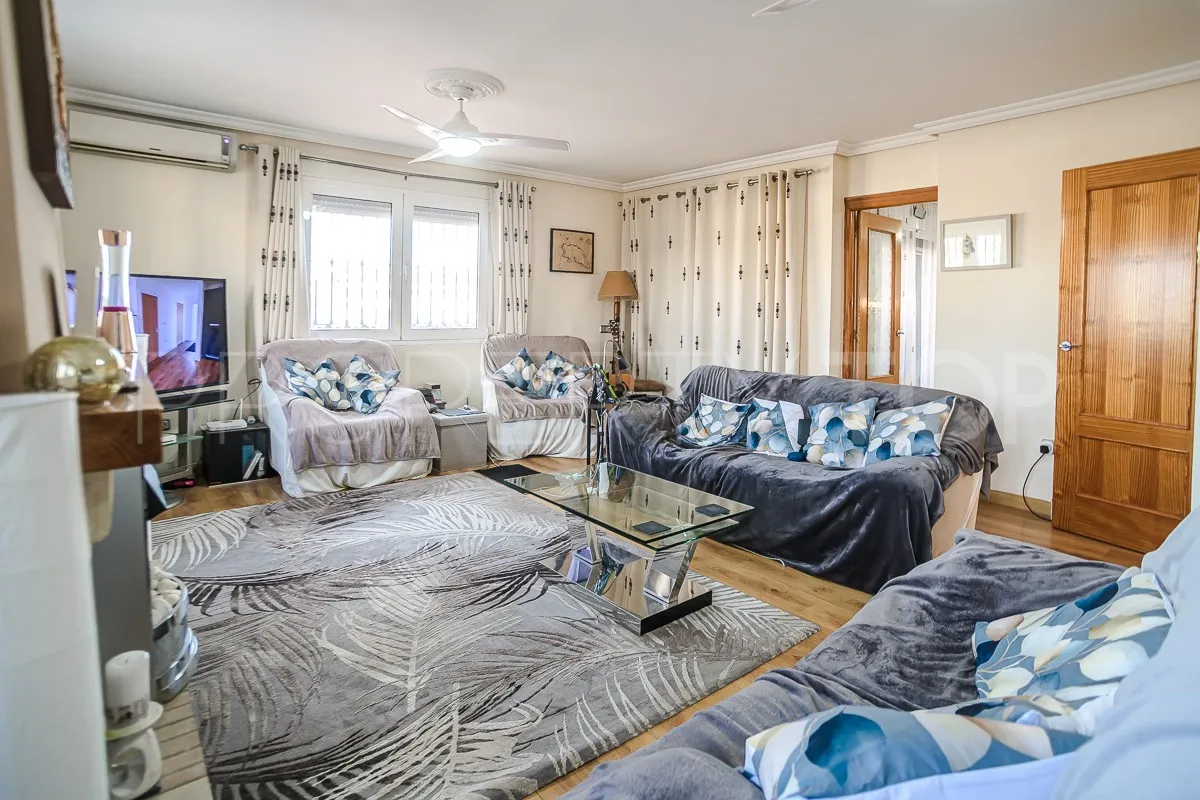 Villa en venta en Los Balcones con 6 dormitorios