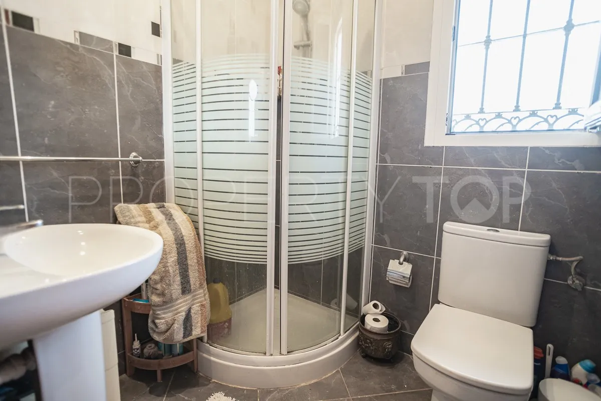 Villa en venta en Los Balcones con 6 dormitorios