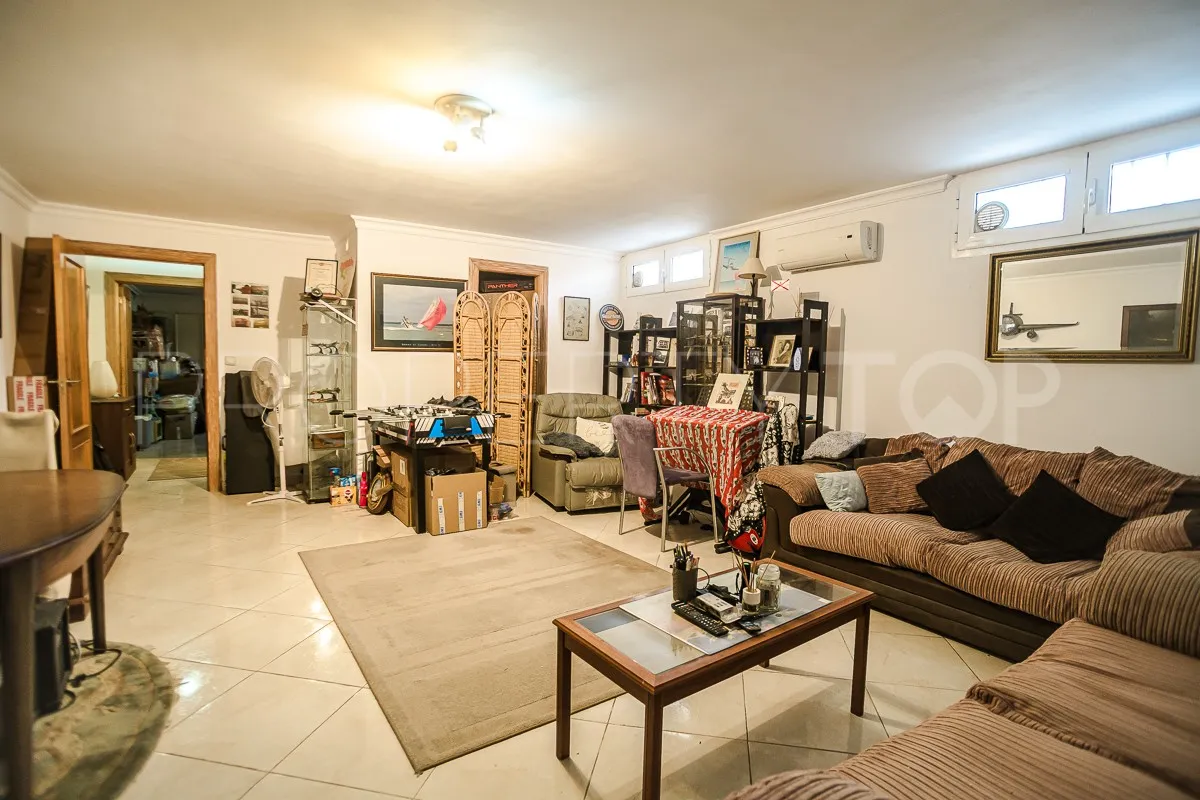 Villa en venta en Los Balcones con 6 dormitorios