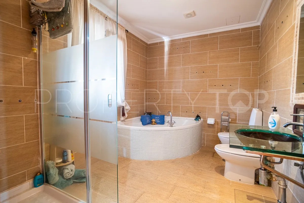 Villa en venta en Los Balcones con 6 dormitorios