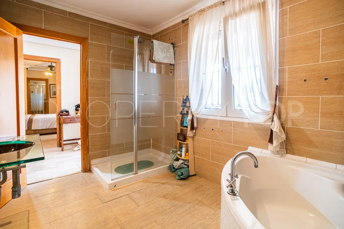 Villa en venta en Los Balcones con 6 dormitorios