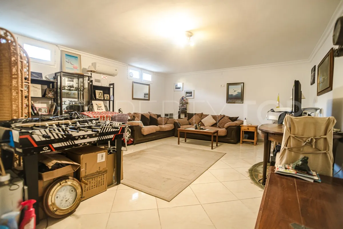 Villa en venta en Los Balcones con 6 dormitorios