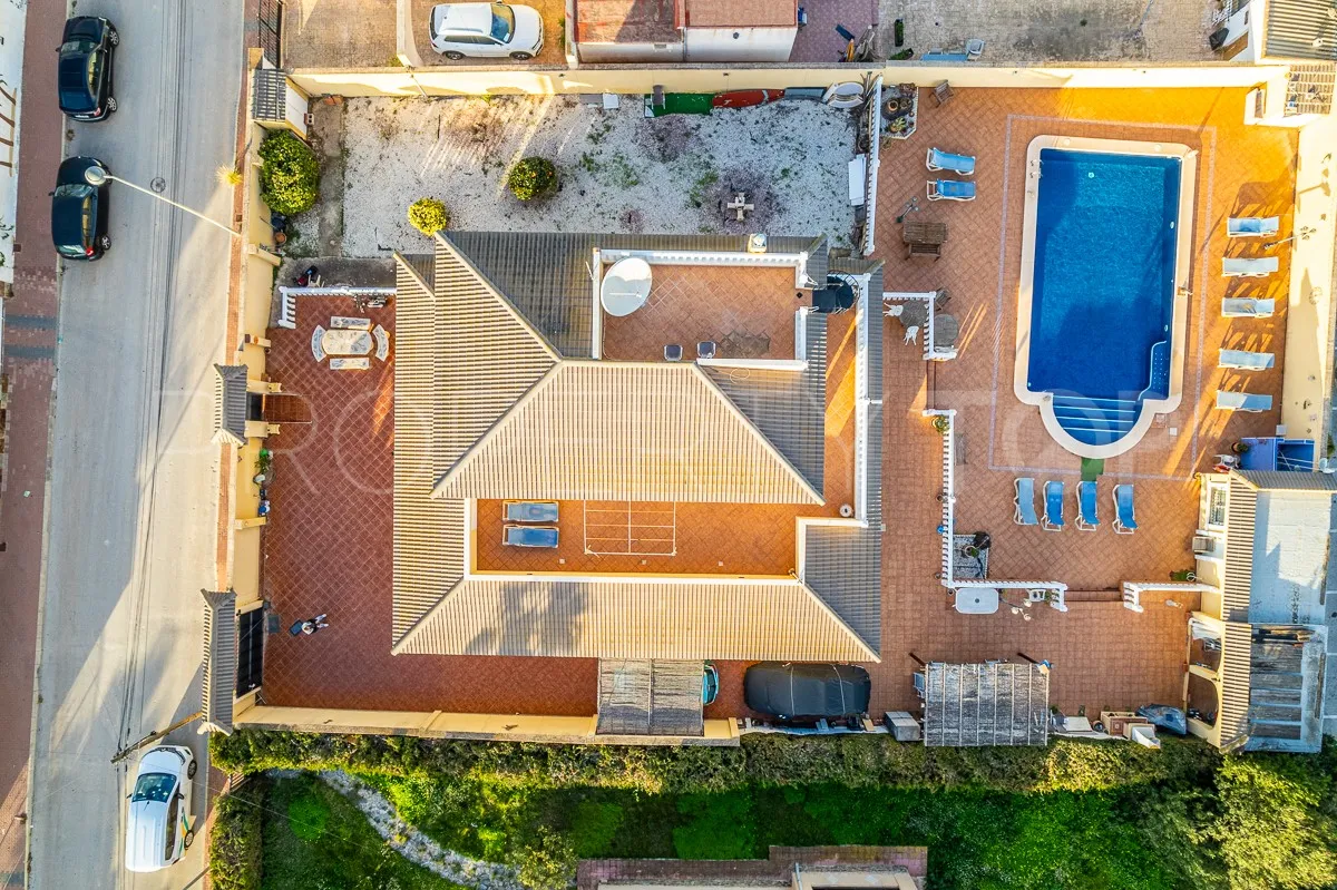 Villa en venta en Los Balcones con 6 dormitorios