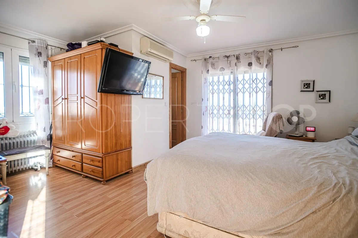 Villa en venta en Los Balcones con 6 dormitorios