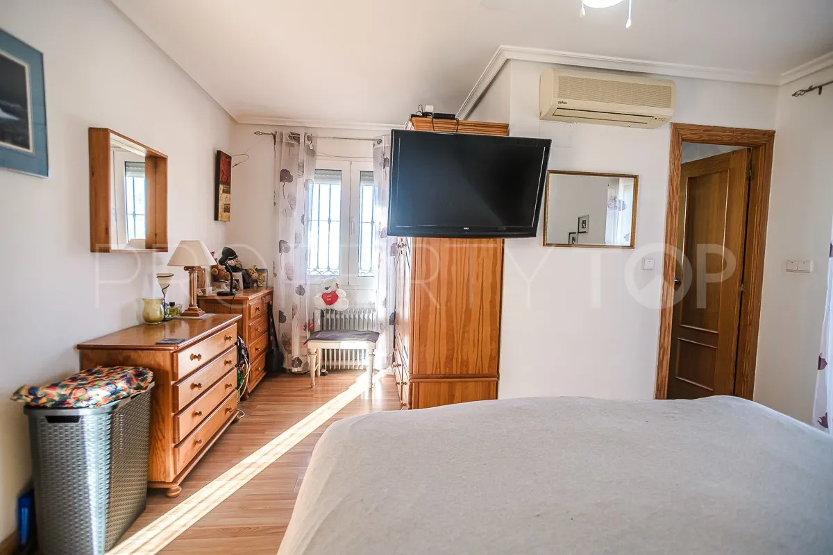 Villa en venta en Los Balcones con 6 dormitorios