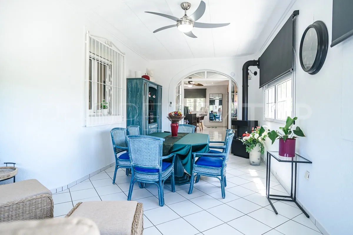 Comprar villa de 3 dormitorios en Villa Marina