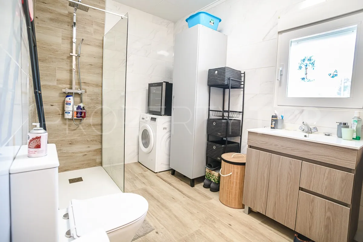Comprar villa de 3 dormitorios en Villa Marina