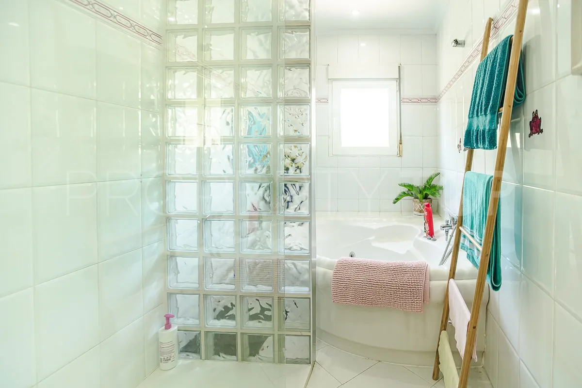 Comprar villa de 3 dormitorios en Villa Marina