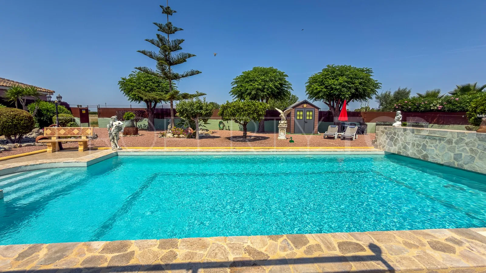 Se vende villa en Catral