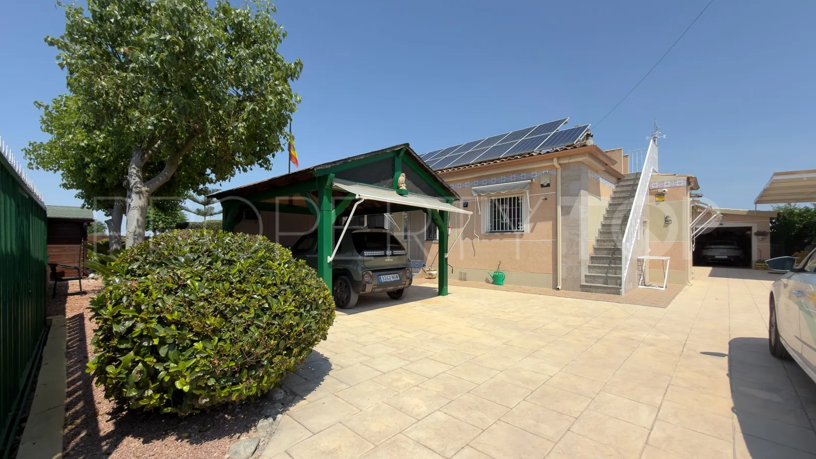 Se vende villa en Catral