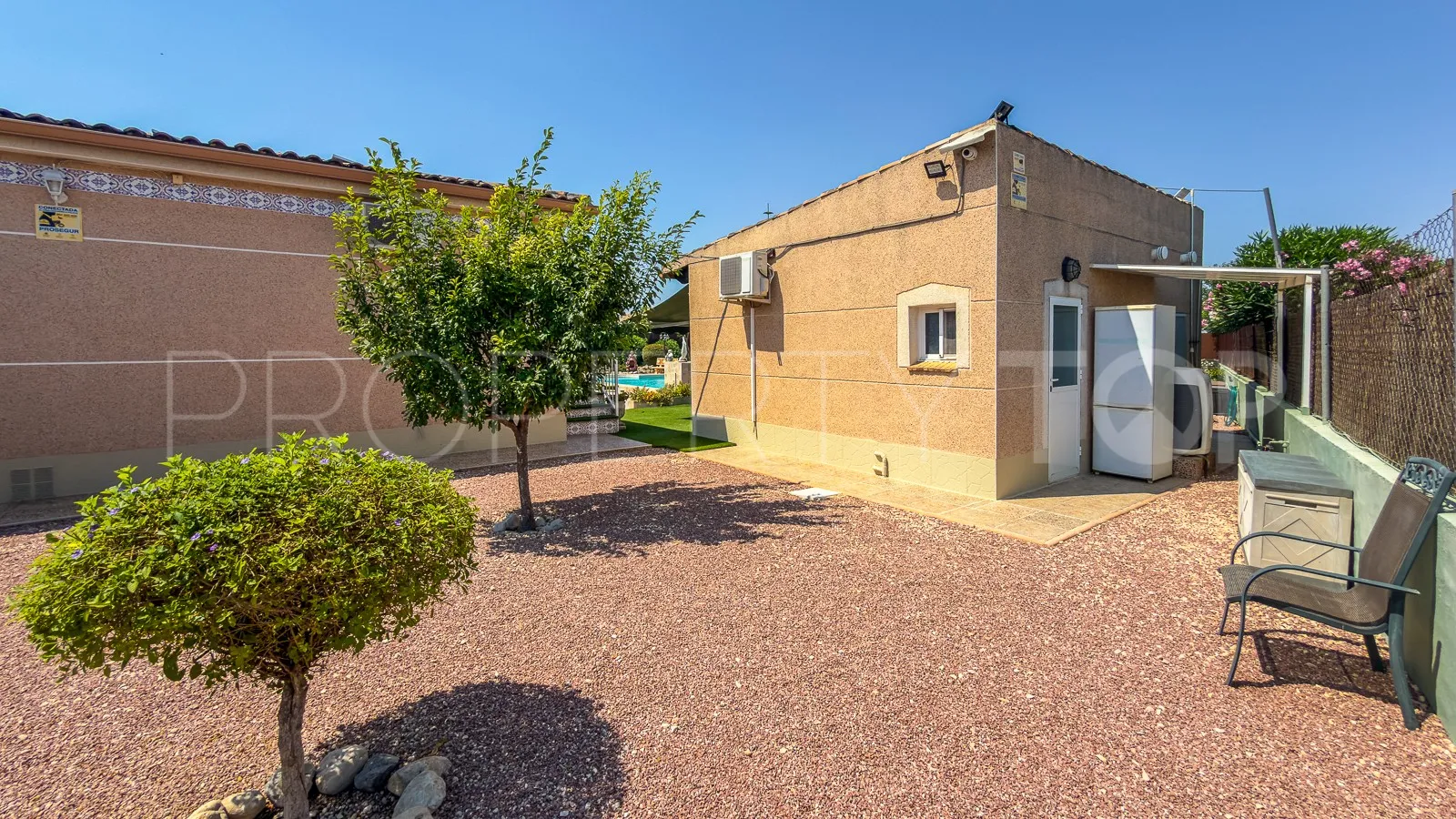 Se vende villa en Catral