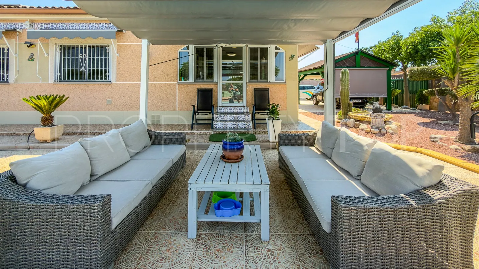 Se vende villa en Catral