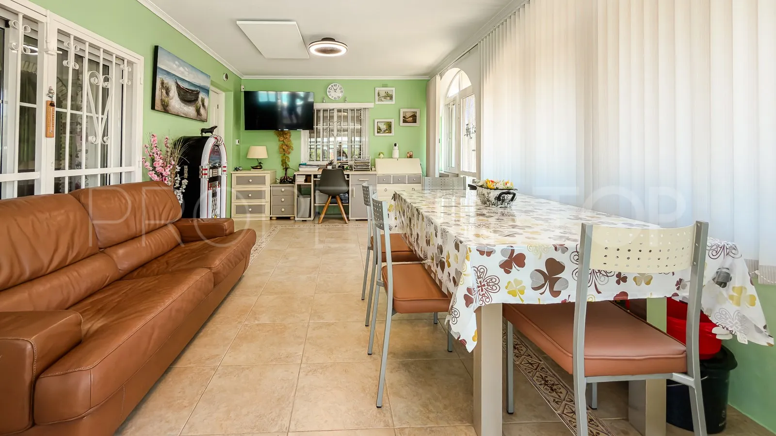 Se vende villa en Catral